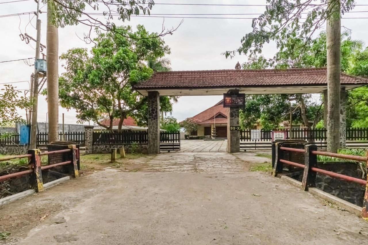 Reddoorz Syariah Near Gor Ken Arok Hotell Malang Eksteriør bilde