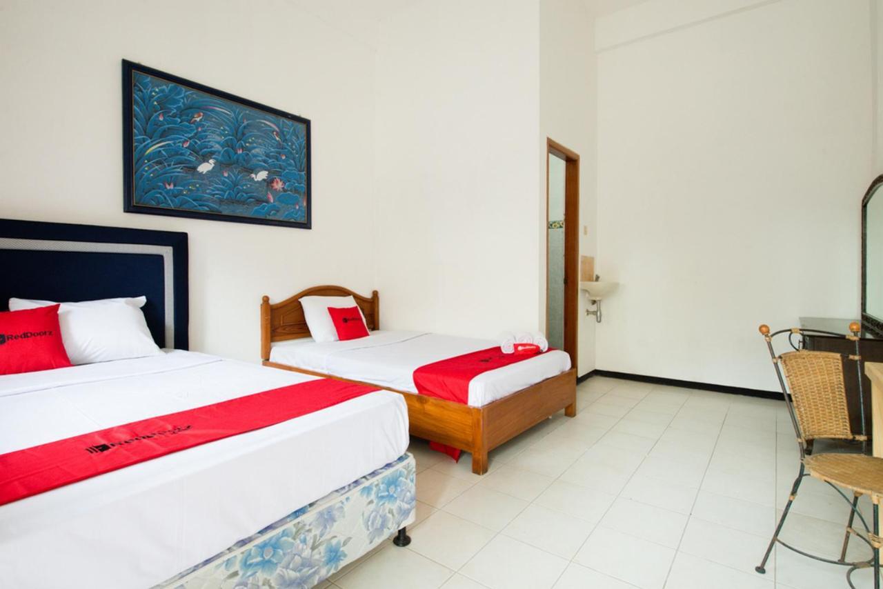 Reddoorz Syariah Near Gor Ken Arok Hotell Malang Eksteriør bilde