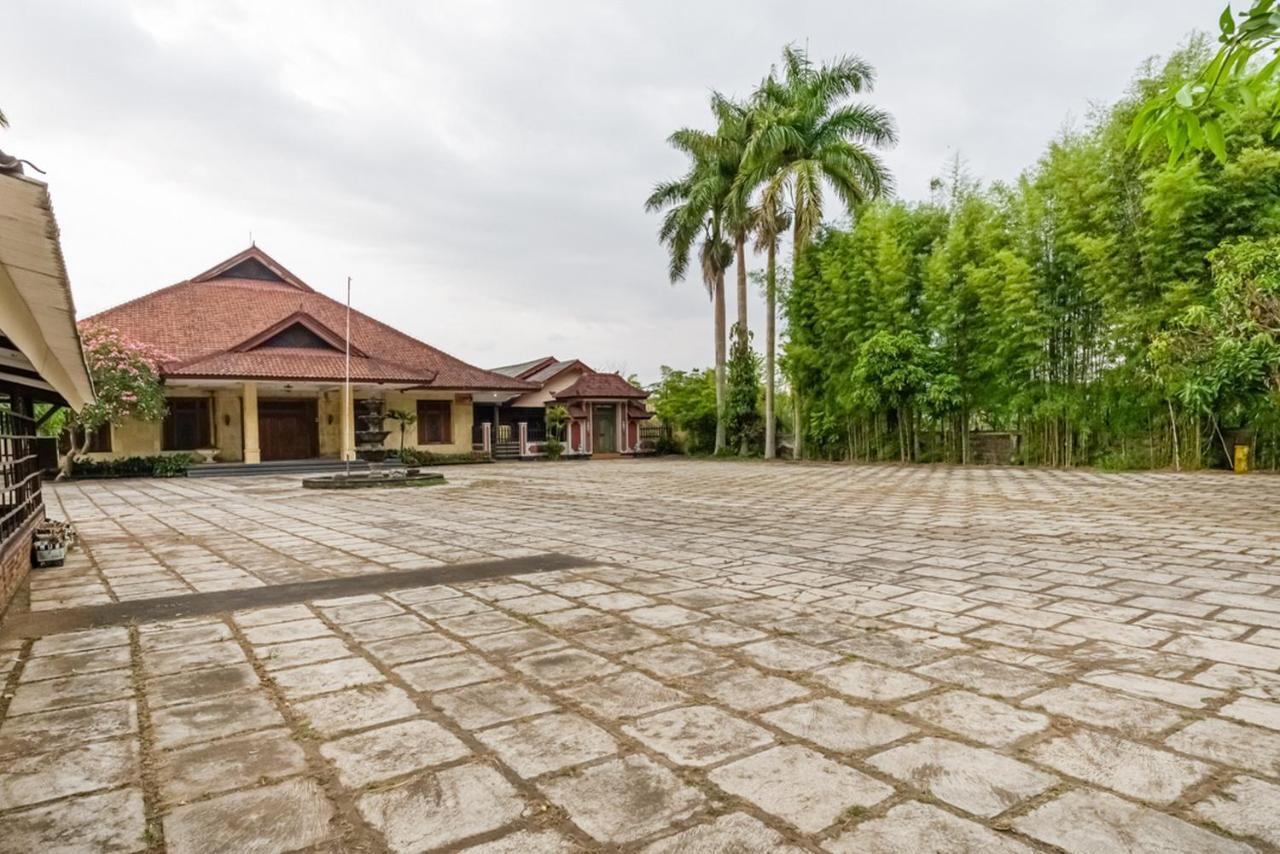 Reddoorz Syariah Near Gor Ken Arok Hotell Malang Eksteriør bilde